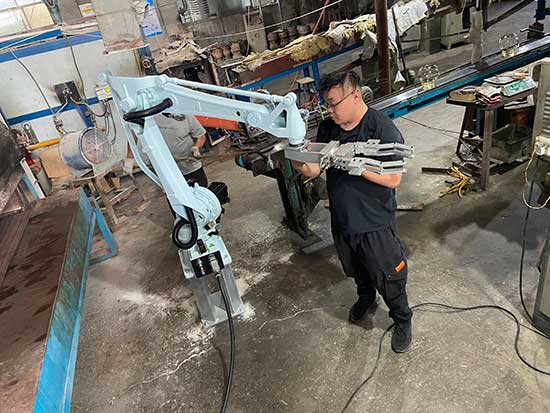 国内外码垛机的不同分类及特点区别