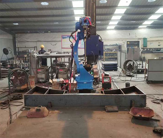 六轴焊接机器人编程人员工资多少？